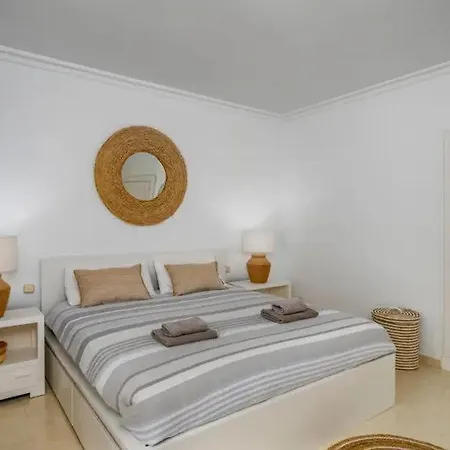 Villa With Sea Views - Benahavis *