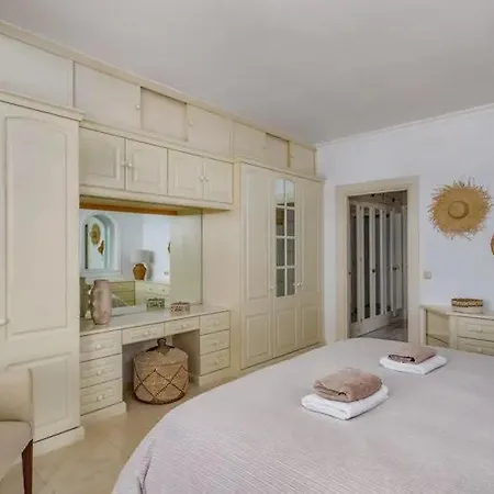 With Sea Views - Benahavis וילה אסטפונה