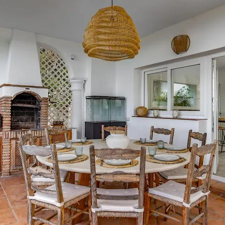 With Sea Views - Benahavis וילה אסטפונה